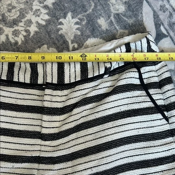 Elle Monochrome Striped Women's Shorts - Picture 2 of 5